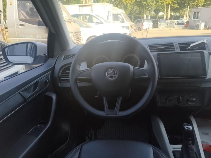 Fabia 2017 1.4L AT photo 6