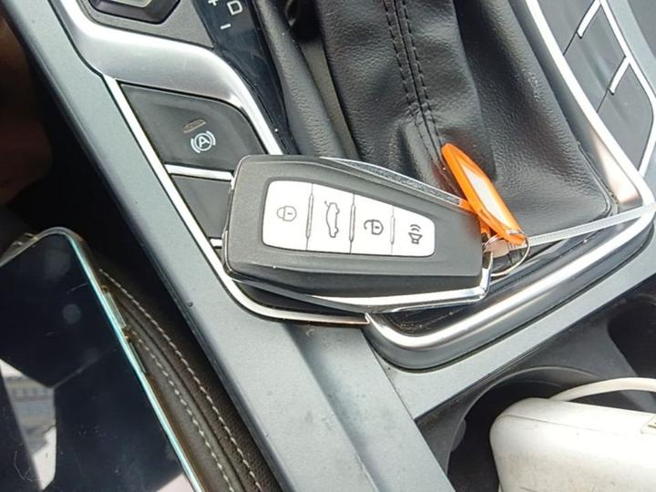 Emgrand 2021 UP 1.5L CVT photo 8