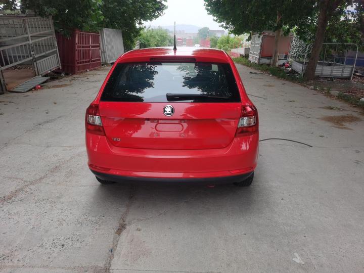 Rapid Spaceback 2016 Facelift 1.6L AT photo 3