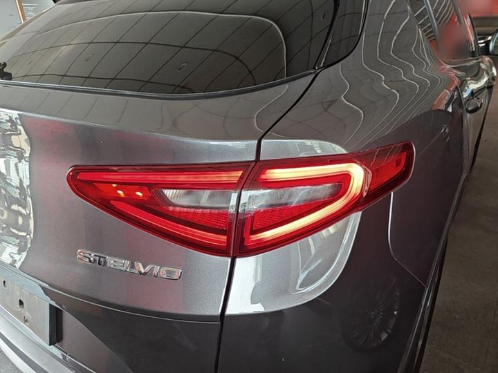 Alfa Romeo Stelvio 2017 2.0T 200HP Elite photo 7