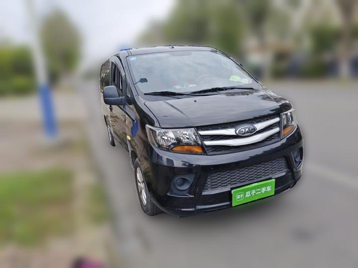 Refine M3 2019 PLUS 1.8L Luxury photo 3