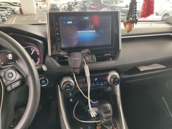 RAV4 2020 2.0L CVT AWD photo 5
