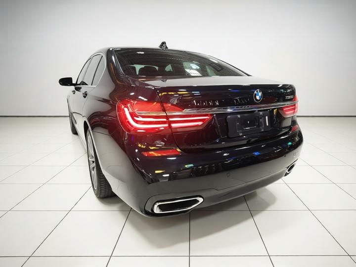 7 Series 2018 730Li Leading M Sport Package photo 4
