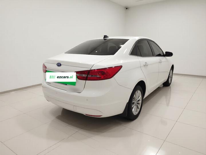 Escort 2015 1.5L MT Comfort photo 6