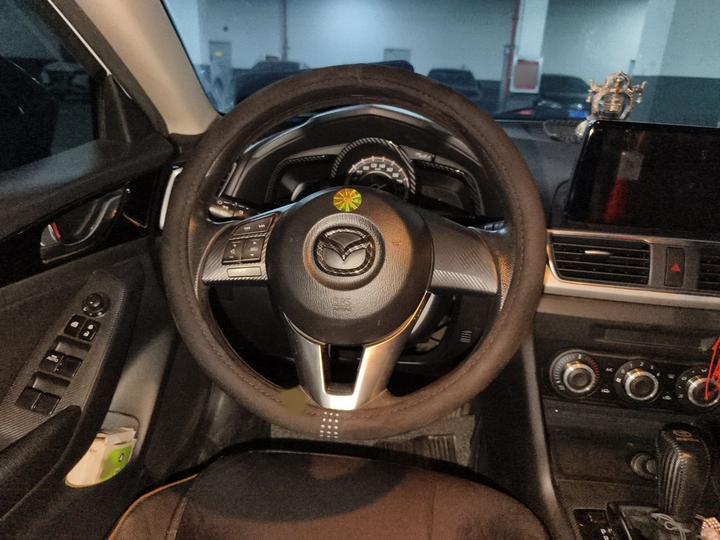 3 Axela 2014 Sedan 1.5L AT Comfort photo 3