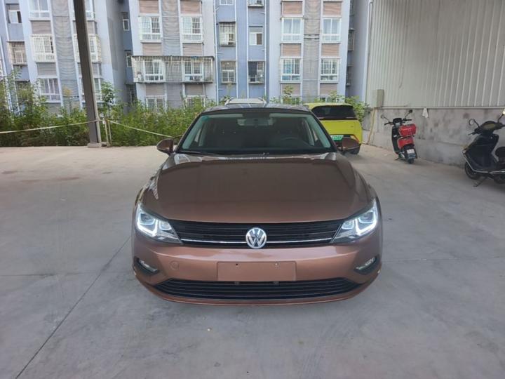 Lamando 2017 230TSI DSG photo 2