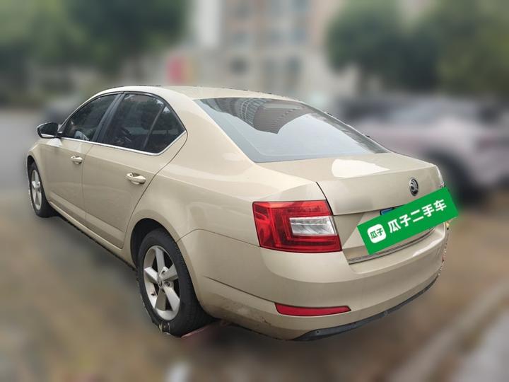 Octavia 2015 1.6L AT photo 4
