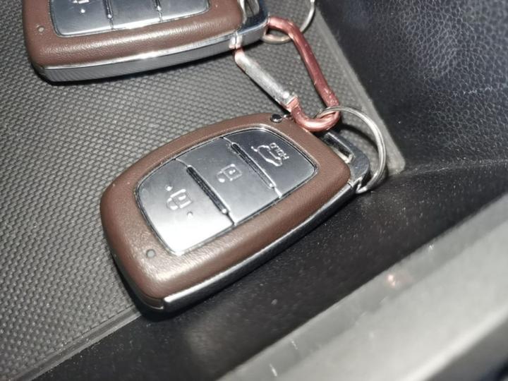 ix25 2017 1.6L AT Smart photo 8