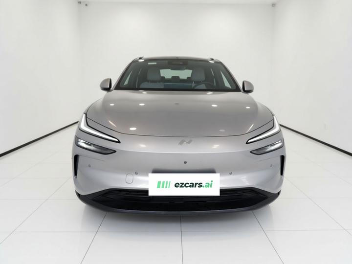 L60 2025 60kWh RWD photo 2