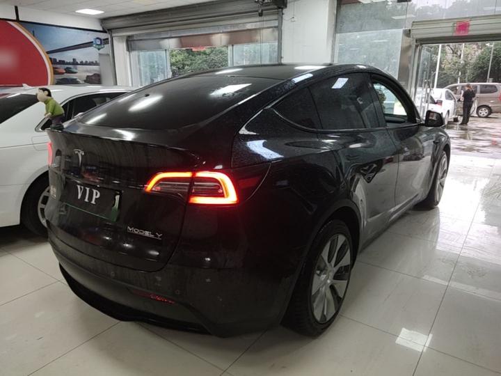 Model Y 2022 Facelift RWD photo 4