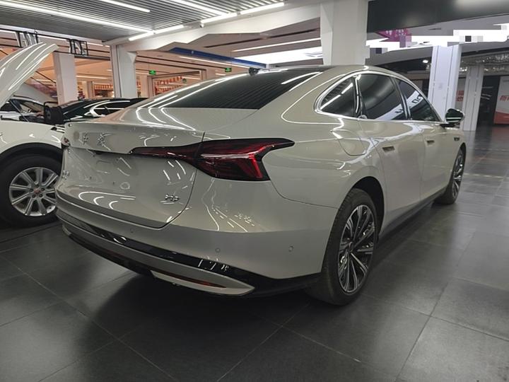 H7 PHEV 2026 210 AWD photo 4
