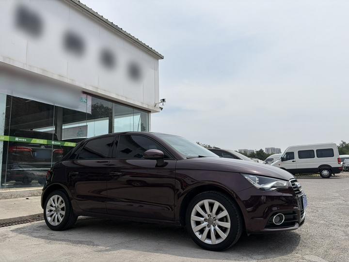 A1 2014 30 TFSI Sportback Comfort photo 3