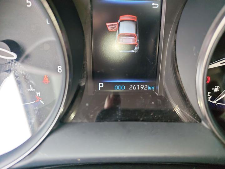 C-HR 2022 2.0L Leading photo 2