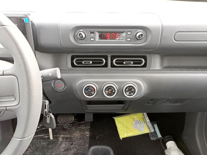 Wuling Zhiguang EV 2025 201km Standard photo 8