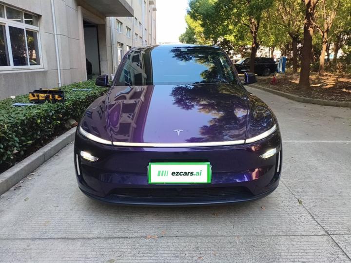 Model Y 2025 Long Range AWD Launch Edition photo 2