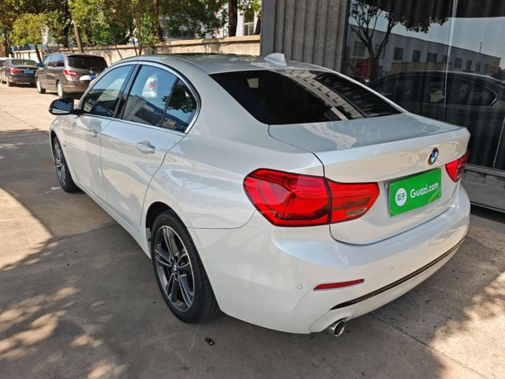 1 Series 2018 118i Sport photo 4