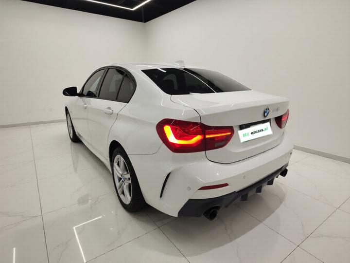 1 Series 2023 120i M Sport photo 4