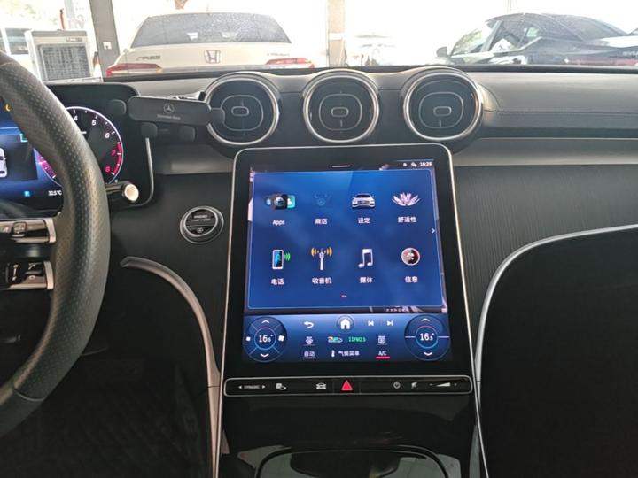 C-Class 2023 C 200 L Sport photo 8
