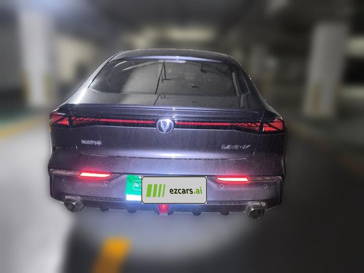 UNI-V 2022 1.5T Premium photo 5