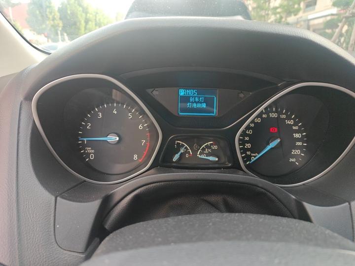 Focus 2015 Hatchback 1.6L AT Comfort photo 8