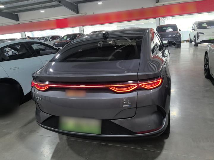 Qin L 2025 EV 470KM Leading photo 3