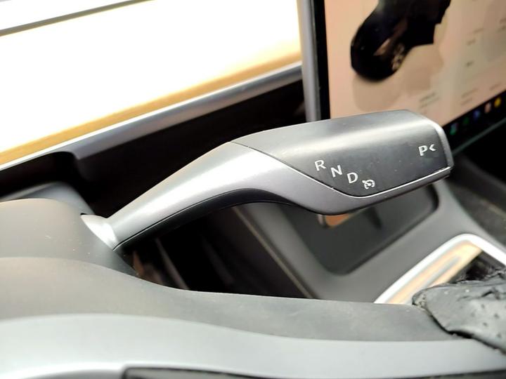 Model Y 2022 Long Range AWD photo 5