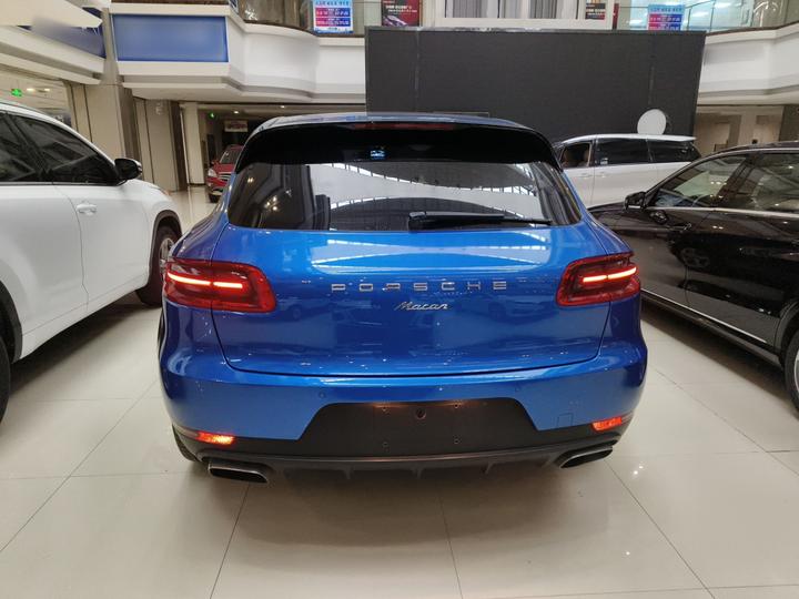 2014 Macan 2.0T photo 3