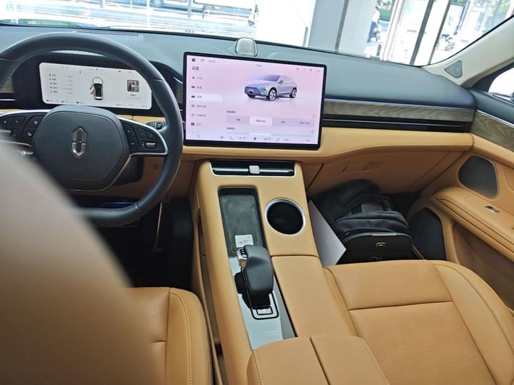 HIMA AITO M5 2022 EREV AWD photo 8