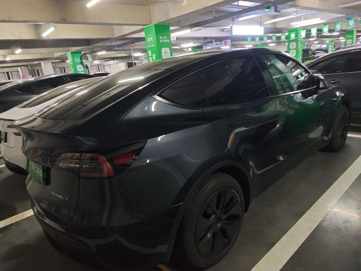 Model Y 2024 RWD photo 5