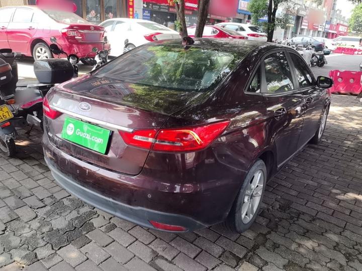 Escort 2019 1.5L AT photo 6