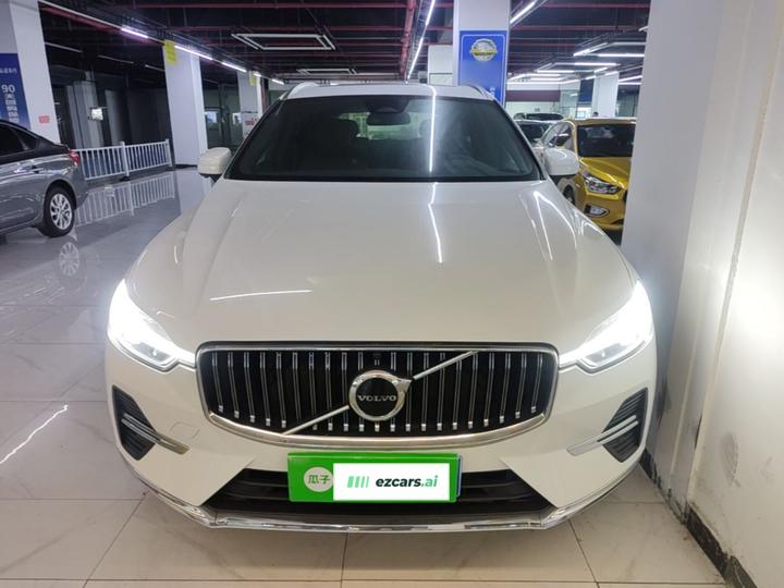 XC60 2025 B5 AWD Luxury photo 2
