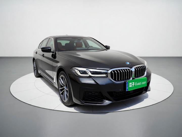 5 Series 2022 Facelift 525Li Luxury photo 3