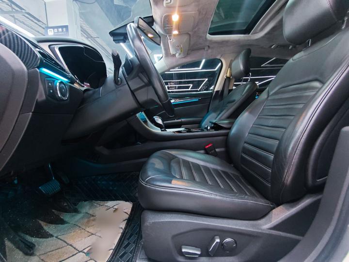 Mondeo 2013 2.0L GTDi200 Luxury photo 6