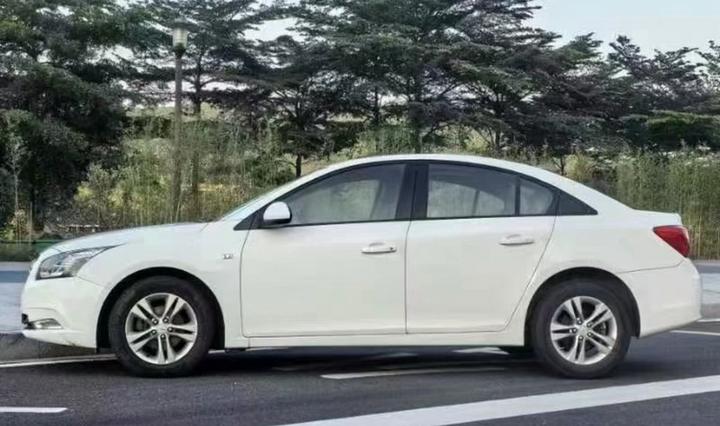 2015 1.5L Classic SE AT photo 4