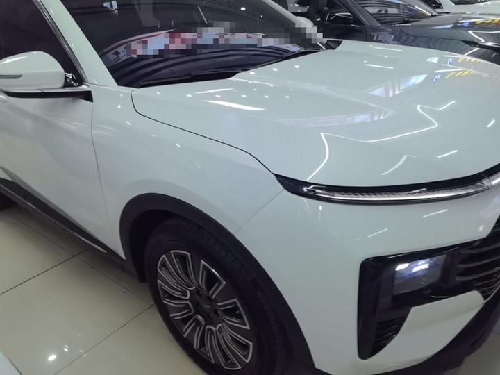 X70 PLUS 2025 1.5T Elite 5-Seater photo 3