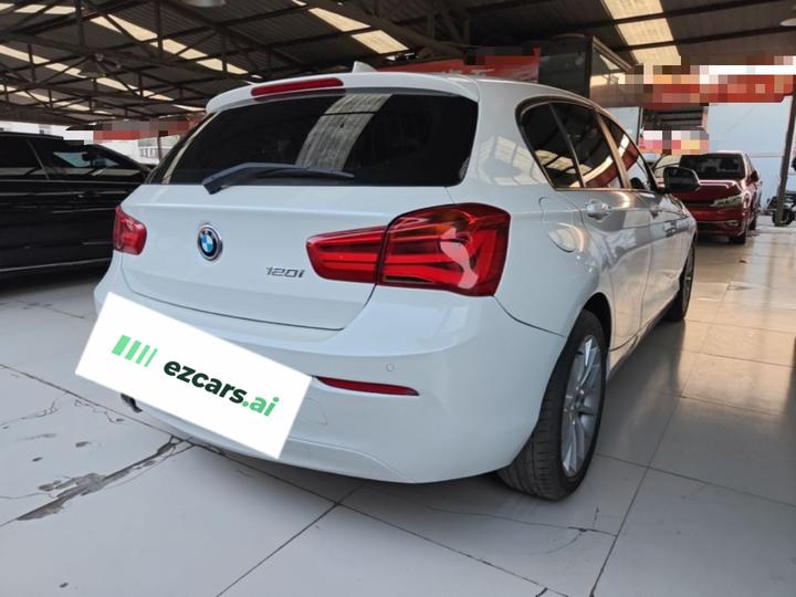1 Series Imported 2016 120i Leading photo 6