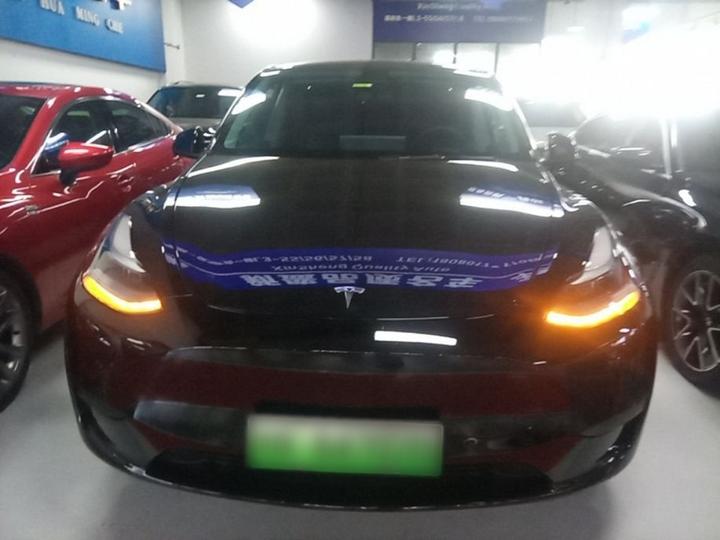 Model Y 2022 RWD photo 2