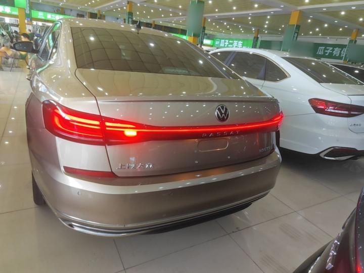 Passat 2022 330TSI Luxury photo 3