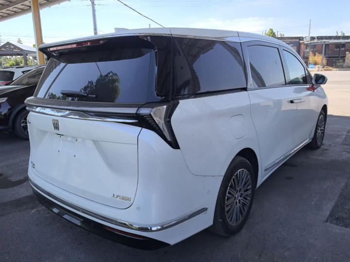 GL8 EV 2024 7-Seater photo 4