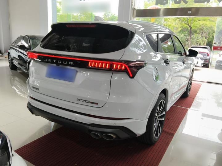 X70 PLUS 2021 1.6T DCTPRO+ 7-Seater photo 4