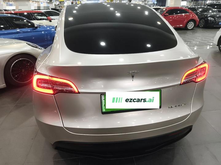 Model Y 2022 Facelift RWD photo 3