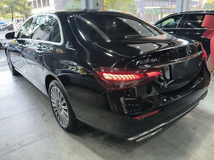 E-Class 2023 E 300 L Luxury photo 4