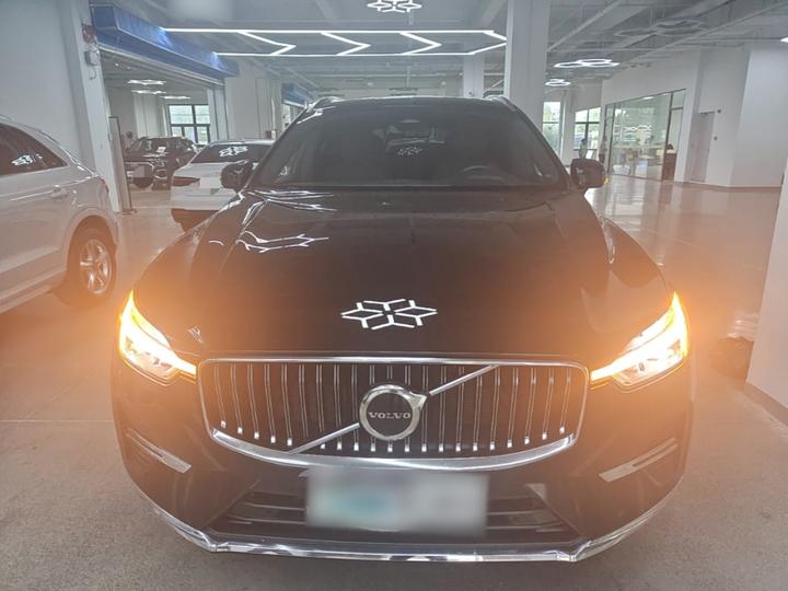 XC60 2024 B5 AWD Luxury photo 2