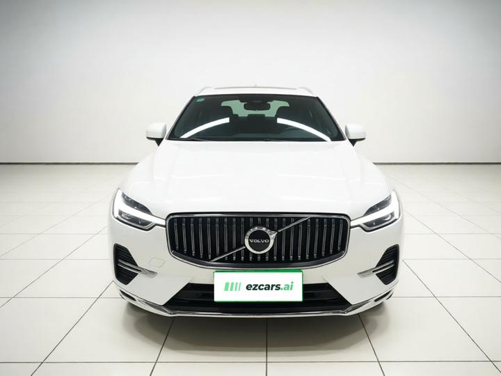 XC60 2022 B5 AWD Luxury photo 2
