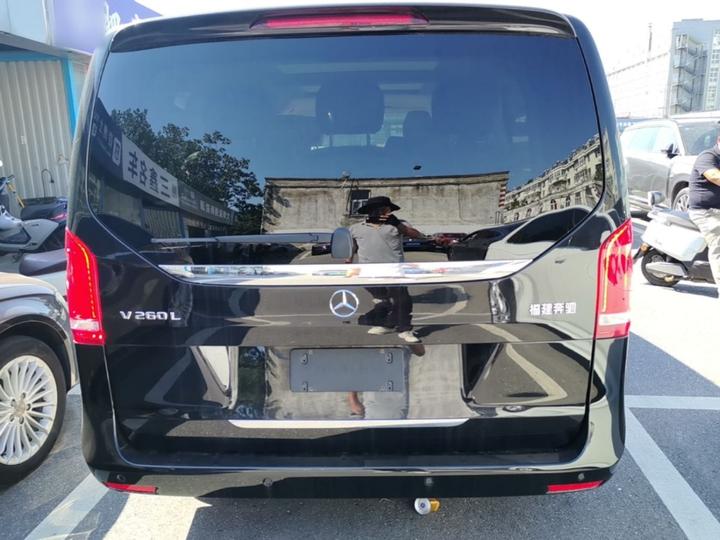 V-Class 2018 V 260 L Premium Extended China VI photo 3