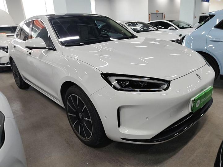 HIMA AITO M5 2022 EV AWD Performance photo 3