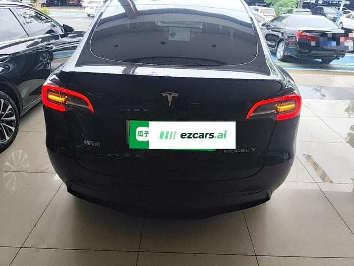 Model Y 2023 RWD photo 3
