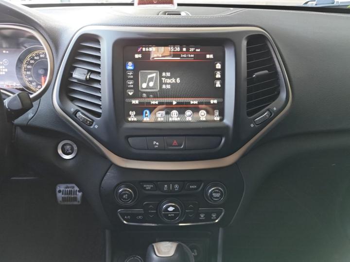 Cherokee 2016 2.4L Smart photo 8