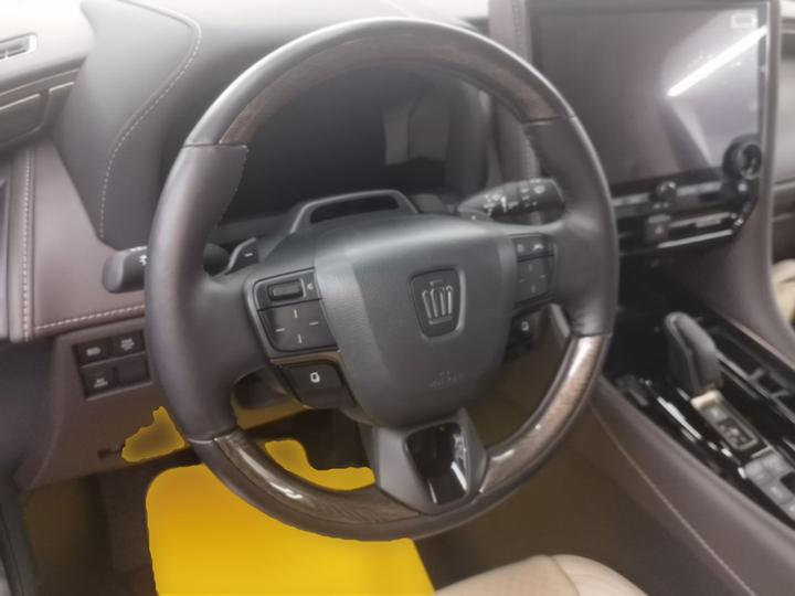 2024 Crown Hybrid 2.5L Supreme Executive photo 6