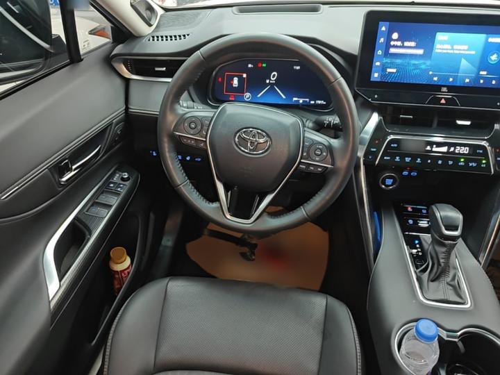 2022 2.0L CVT AWD Supreme photo 2